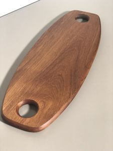 Precio al por mayor Tabla de cortar de madera de mango Premium con agujero Elegante bandeja de madera para cocina y servicio a la venta - Product Image 2