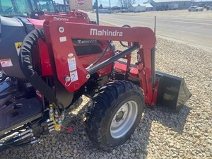 2022 Mahindra 2638 HST Tractor - Product Image 2