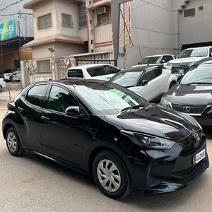 2010-2025 Toyotaa Yariss Turbo automatique Diesel FWD R18 pneus sièges en cuir régulateur de vitesse barres de toit en métal voiture d'occasion - Product Image 5