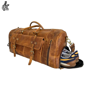 Sacs de sport de qualité supérieure, sacs de voyage en cuir véritable, taille cabine, unisexe, en vente - Product Image 5