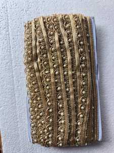 Adorno de encaje dorado con cuentas bordadas, patrón de rayas de lujo, prendas de encaje, diseño de borde elegante, bordado de cuentas doradas a la moda - Product Image 4