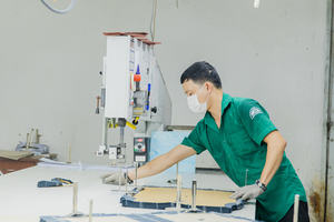 เสื้อเชิ้ตผู้ชาย Aristino สีขาว ผ้าทอ 300 กรัม ระบายอากาศได้ดี แห้งเร็ว ป้องกันรอยยับ ลายพิมพ์ คอจีน แขนสั้น เหมาะสำหรับฤดูร้อน - Product Image 5