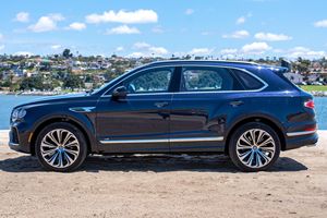 Vehículos Usados de Segunda Mano, Bentayga V8 2021, Listos para Envío Rápido - Product Image 3