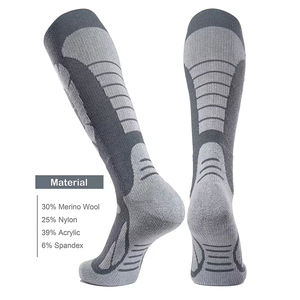 Chaussettes de football antidérapantes de performance personnalisées en gros, antibactériennes, à séchage rapide, respirantes pour hommes - Product Image 4