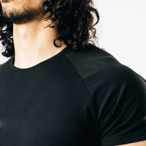 T-shirt en coton surdimensionné pour homme, personnalisé avec un motif de marque, manches courtes, coupe ample, qualité supérieure, idéal pour l'été. - Product Image 6