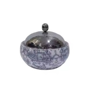 Casserole en métal de service de nourriture en bois avec couvercle rond en émail - Product Image 6