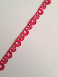 Borde de ajuste de encaje de poliéster GPO de color rosa fuerte para ofertas de vestidos al por mayor - Product Image 4