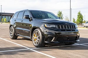 Jeep Grand Cherokee Trackhawk 2018 USADO, SUV de 5 Asientos con Asientos de Cuero y Pantalla Táctil - Product Image 2