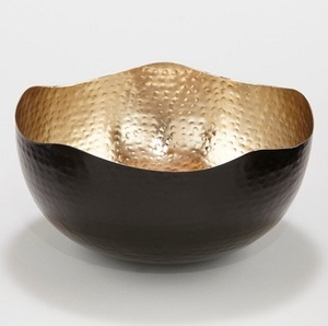 Porte-bougie en fer au design unique, pot à bougie noir à finition martelée pour la décoration de la maison, Noël, écologique, luxueux et unique - Product Image 3