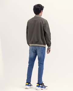 Chaqueta universitaria de lana con logotipo personalizado al por mayor para hombre, chaqueta universitaria de bombardero de béisbol con bolsillos y botones con cierre - Product Image 2