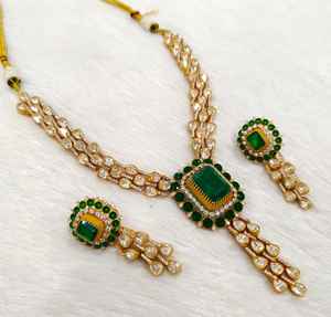 Ensemble de collier Mosenite traditionnel polonais à l'or antique avec embellissements en pierre et perles idéal pour un mariage et une fête - Product Image 6