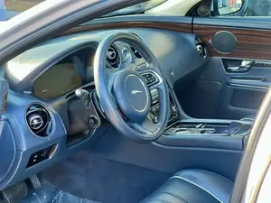 JA GU AR XJ L 2011 USADO CON VOLANTE A LA IZQUIERDA/DERECHA - Product Image 4