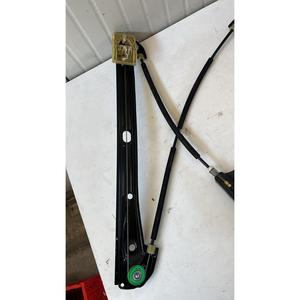 ชุดกลไกปรับกระจกหน้าต่างด้านหน้าขวา สำหรับรถยนต์ VOLKSWAGEN Golf 7 Sedan (12>) รุ่น 5G4837462H DAC - Product Image 6