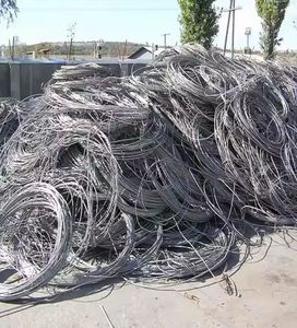 Extrusion d'aluminium 6063 ferraille avec un minimum de contaminants et une valeur de récupération élevée - Product Image 1