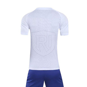 Uniforme de Fútbol de Manga Corta Transpirable de Color Personalizado de Primera Calidad, 100% Poliéster, Hecho en Pakistán - Product Image 5