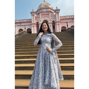 Conjunto Elegante y Modesto SAPPHIRE-3PC para Mujer, Transpirable, Holgado, para Todas las Temporadas, Estilo Prairie Chic, Camisa Estampada Khaddar, Dupatta, Anarkali - Product Image 4