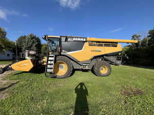 รถเกี่ยวข้าวขนาดเล็กแบบกำหนดเองสำหรับข้าวสาลี ข้าวเปลือก ข้าวโพด พร้อมเครื่องยนต์ 790-900 แรงม้า กำลังเทียบเท่ารถแทรกเตอร์ ความปลอดภัยสูง รับประกัน 2 ปี - Product Image 2