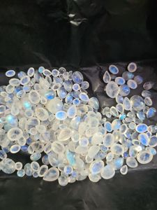 Pierre de lune arc-en-ciel blanche naturelle des mines de bihar mix forme cabochon pierres précieuses de l'inde pierre la plus vendue - Product Image 4