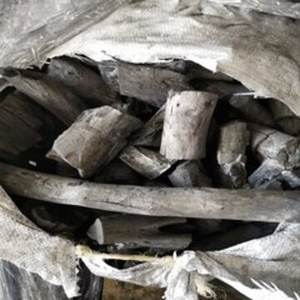 Charbon de bois en bûches pour barbecue, prix par tonne, à vendre - Product Image 5