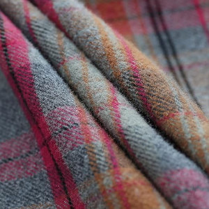 เสื้อเชิ้ตแขนยาวผู้ชายพร้อมปกพับลงและสีทึบสำหรับชุดทางการหรือชุดลำลอง - Product Image 6