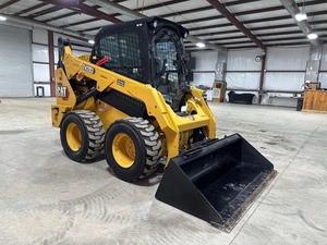 รถตักขนาดเล็กรถตัก242D3ดินด้านหน้าแบบใช้แล้ว - Product Image 6