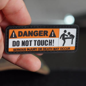 Écusson en caoutchouc PVC avec logo personnalisé Insigne de chapeaux Écusson en silicone personnalisé pour vêtements - Product Image 4