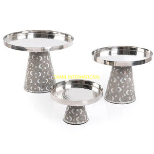 Ensemble de 3 supports à gâteaux ronds en acier inoxydable avec plateau de présentation à desserts à base décorative pour buffet de restauration de fête d'anniversaire de mariage - Product Image 6
