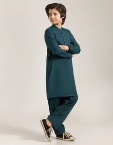 Shalwar Kameez traditionnel brodé élégant pour garçons d'hiver pour les fêtes festives - Vêtement respirant de haute qualité - Product Image 1
