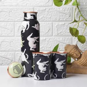 Bouteille en cuivre imprimée paisley multicolore de luxe avec revêtement brillant pour une hydratation élégante et décorative - Product Image 2