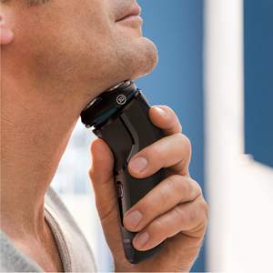 Afeitadora Eléctrica Rotativa Inalámbrica de Cinco Cuchillas, Uso en Seco y Húmedo, Afeitado Corporal y Facial, Triple Cuchilla, Tecnología Alemana, IPX7, Repuesto - Product Image 5