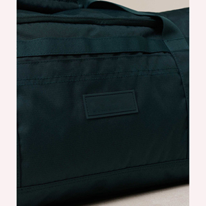 Sac de sport imprimé personnalisé sac de sport promotionnel sac de voyage en plein air élégant pour hommes et femmes en nylon léger et durable OEM - Product Image 3