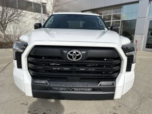 Toyota Tundra 4WD SR5 2024 Usada en Buen Estado - Product Image 2
