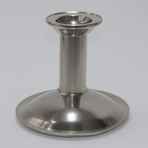 Portavelas de Navidad dorado de lujo hecho con artesanía antigua que proporciona un brillo festivo de estilo patrimonial brillante para las vacaciones - Product Image 4