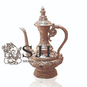 Support traditionnel en plastique renforcé doré pour Diya pour la zone de passage des mariages à Delhi en Inde - Product Image 2