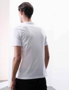 Camiseta elegante para hombre disponible con soluciones de marca para casas de moda que buscan EXPANSIÓN INTERNACIONAL - Product Image 4