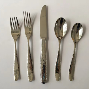 ชุดช้อนส้อมสแตนเลสสตีลลายตอกแบบพิเศษ สีเงิน สำหรับงานเลี้ยง - Product Image 1