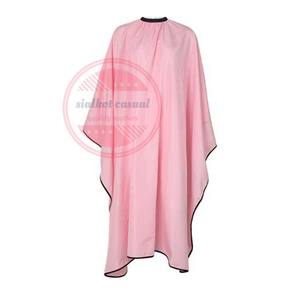 Venta al por mayor capas de peluquero personalizadas delantal de corte de pelo de poliéster para salón - Product Image 6