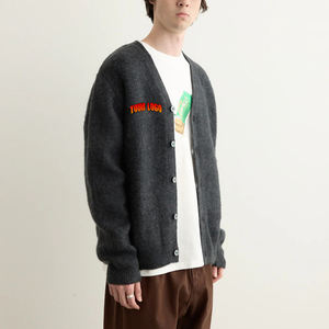 Pull en tricot col en V décontracté pour l'hiver avec logo personnalisé, anti-rétrécissement sur le devant, pull en coton respirant avec couleurs et tailles personnalisées pour hommes - Product Image 1