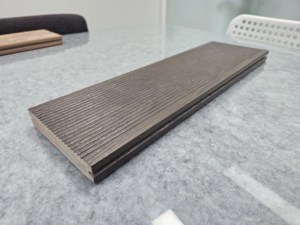 Plancher en composite bois-plastique Anywood Korea WPC, écologique, antidérapant, marque DUSSEN WOOD, solide, pour bord de piscine, barbecue, jardin, parc, toit - Product Image 3