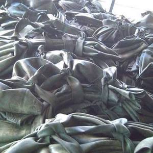 Déchets de caoutchouc recyclé de qualité A en ballots, issus de chambres à air en butyl usagées, pour pièces automobiles et récupération industrielle - Product Image 4