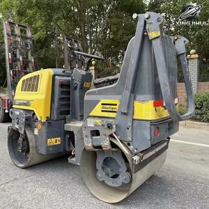 Mini-compacteur routier Dynapac CC950 d'occasion, poids de travail 1,4 tonne, compacteur vibrant à double tambour, marque suédoise originale, petit compacteur - Product Image 4