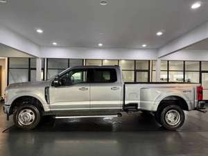 Nuevo Portaequipajes de Techo Metálico Izquierdo Oscuro R16 con Cámara para F-350 Super Duty Lariat Turbo Manual 2023 - Product Image 3