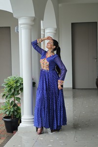 Boutique India superventas, Setter de tendencias, último vestido exclusivo Showstopper, impresionante y hermosa ropa de novia, ropa de fiesta, aspecto rico - Product Image 6