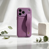 Étui de téléphone de luxe en cuir véritable du fabricant avec sangle de maintien, logo métallique en relief, design paysage naturel pour 17 Pro Max
