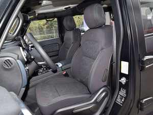 Auto Usado Modelo J40-G, Gasolina, Automático, de Alta Calidad, con Techo Panorámico y Asientos de Cuero - Product Image 2