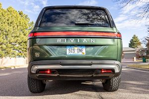 Meilleur véhicule d'occasion conduite à gauche |   Conduite à droite |   RIVIAN R1S 2022 ÉDITION LANCEMENT QUAD-MOTEUR AWD GRANDE BATTERIE - Product Image 4