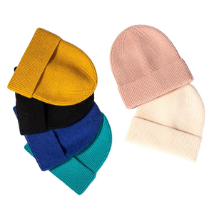 Gorro Unisex Personalizable - Gorro de Invierno de Punto Acrílico 100% Acanalado para Uso Diario al Aire Libre y Comodidad en Viajes - Product Image 1