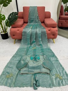 Saree élégant imprimé en georgette doux et durable pour toutes les saisons Options de vêtements traditionnels indiens pour une tenue de fête tissée à la main - Product Image 5
