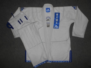Jiu Jitsu GI สีฟ้าราชวงศ์พร้อมเข็มขัดสีขาว Jiu ศิลปะการต่อสู้แบบกำหนดเองสวมใส่สำหรับยูโดที่มีโลโก้แบรนด์ของคุณ - Product Image 5