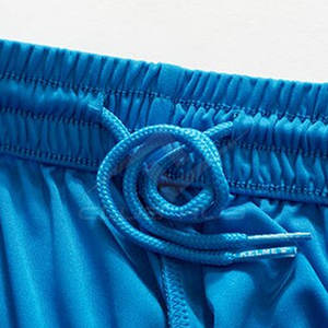 Conjuntos de Fútbol Personalizados con Logotipo para Hombre, 100% Poliéster, Secado Rápido, Transpirable, Cuello en V, Manga Corta, Hecho en Pakistán - Product Image 6